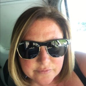 Meet your Posher, Jillian